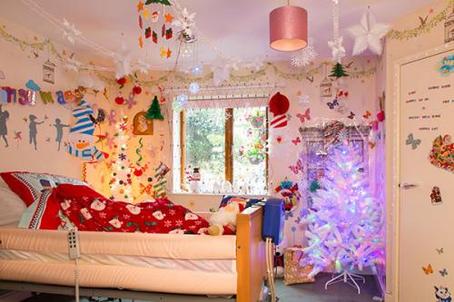Bedroom with Christmas decorations